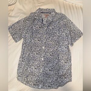 Cat & Jack Blue and White Patterned Floral Boys Button Up Shirt